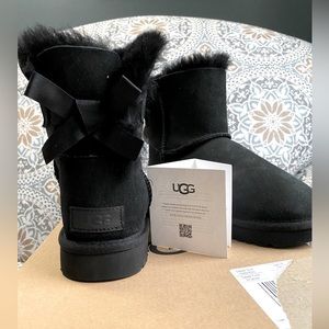 NWT-Mini Bailey Bow II Ugg boots